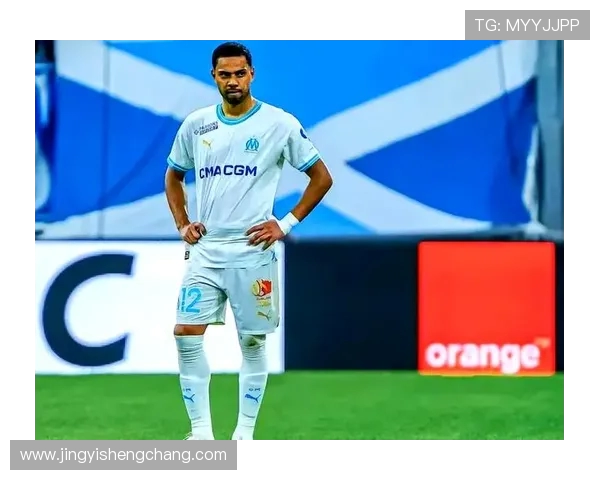 马赛队法甲排名下滑原因分析：攻防失衡还是战术调整不足