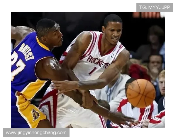 特雷沃·阿里扎效力火箭队期间的精彩图片整理